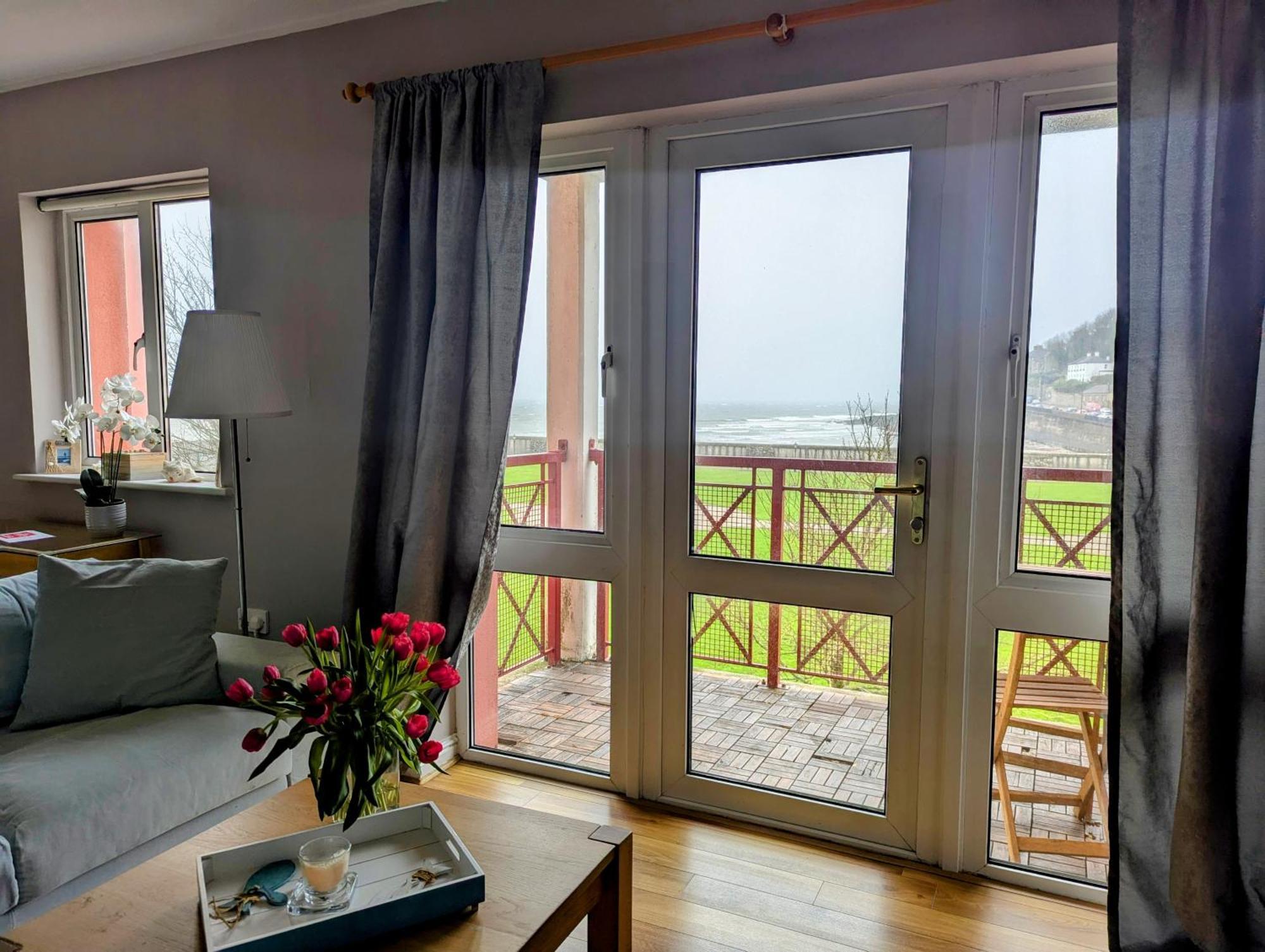 Youghal Extérieur photo